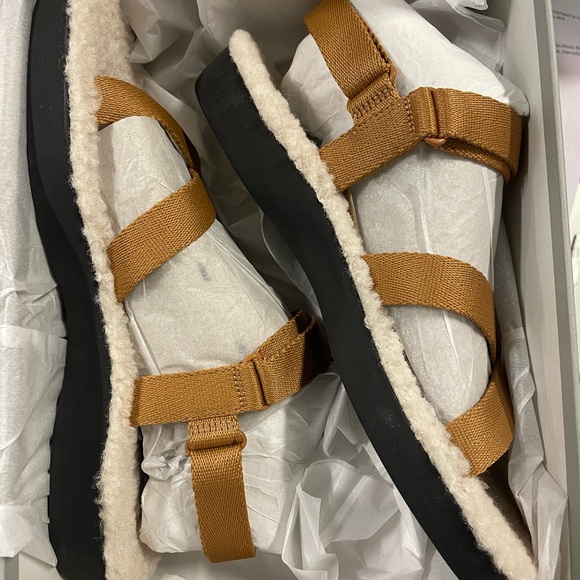 Everlane Teddy Sport Sandal size 9 New in Box - Picture 3 of 5